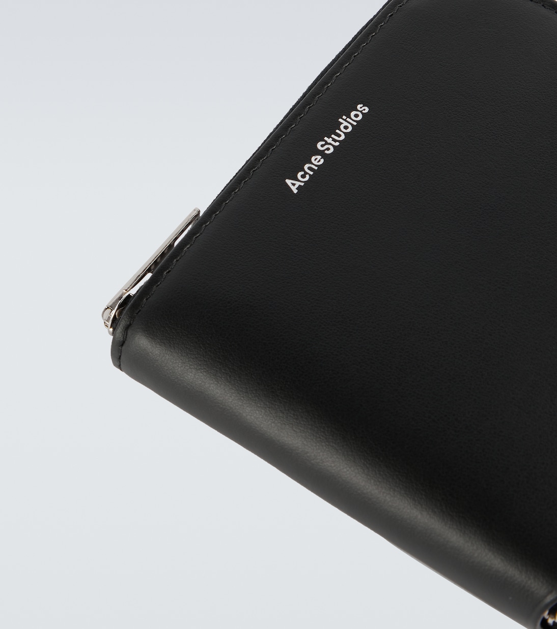 Acne Studios Zipped leather wallet - Detail 4